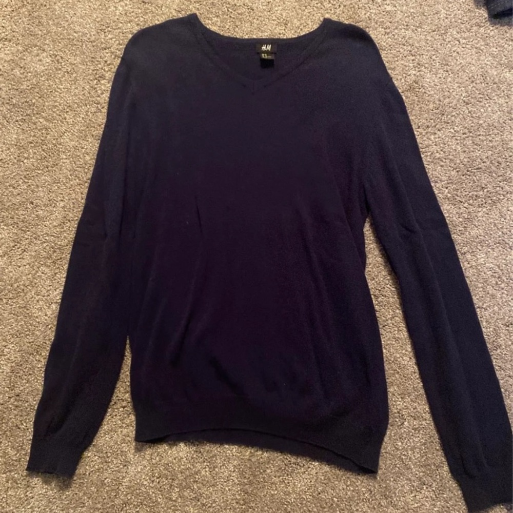 V Neck Sweater - Picture 2 of 2